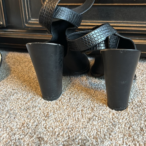 KENNETH COLE NEW YORK LEATHER MULE ANKLE BOOTS W/ANKLE WRAP STRAPS - Picture 3 of 6